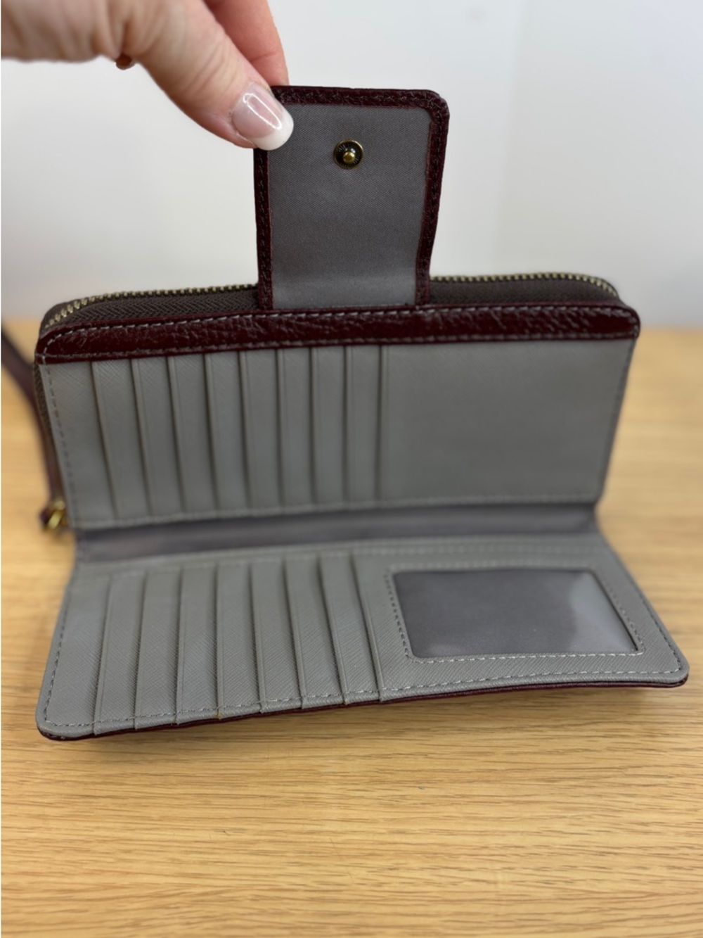 Fossil Madison Tab Clutch Zip Around Wallet in Burgundy Leather - Picture 4 of 12